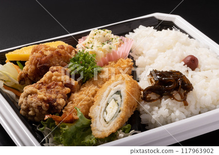 Mixed fry box lunch 117963902