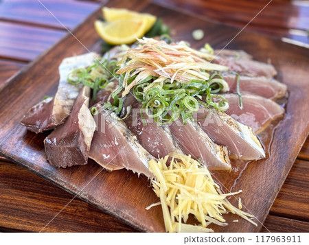 營地餐:美味的烤鰹魚 營地餐:美味的烤鰹魚 117963911