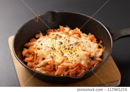 Grilled flaked salmon with cheese Grilled flaked salmon with cheese 117965259