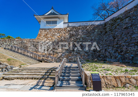 Okayama City: Remains of the iron gate and stone walls of Okayama Castle 117965345