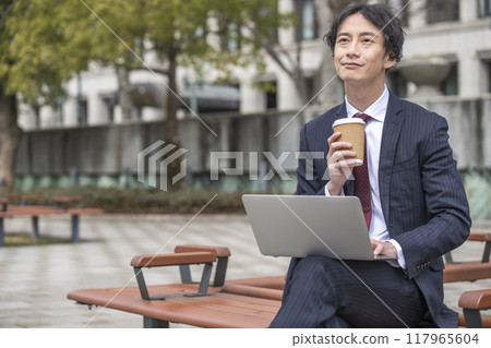 Business man Osaka Business man Osaka 117965604