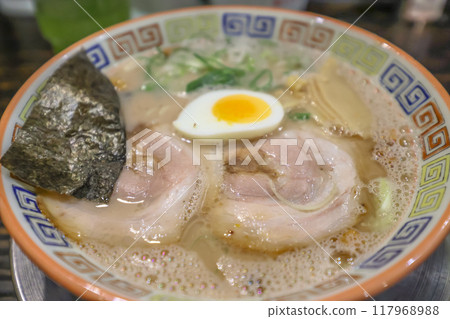the ramen, a popular Japanese noodle dish 117968988