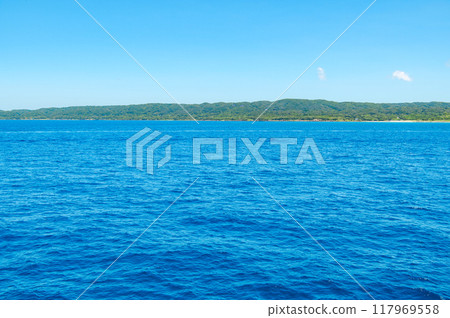 Spectacular ocean view from the boat 117969558