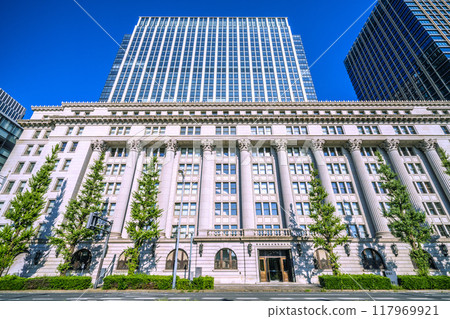Tokyo cityscape in Japan: View of office buildings in front of the "Babasakimon" intersection from the Nijubashimae (Marunouchi) Station Exit 2 117969921