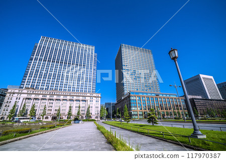 Tokyo cityscape in Japan, overlooking Nijubashimae (Marunouchi) Station Entrance 2 and Babasakimon Gate 117970387