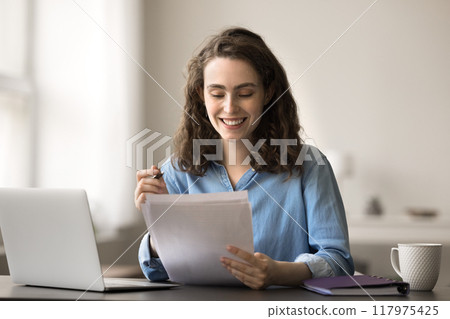 Student prepare for session, read essay, makes correction, feels satisfied Student prepare for session, read essay, makes correction, feels satisfied 117975425