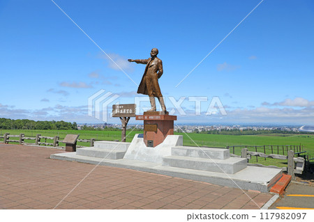 Dr. Clark's statue of Sapporo shepherd hill observatory 117982097