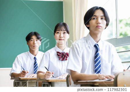 Classroom, boys and girls, high school, junior high school, serious 117982301