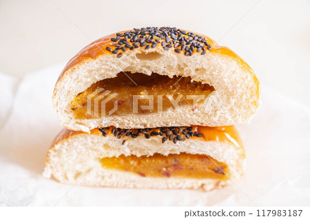 Sweet potato bean bun Sweet potato bean bun 117983187