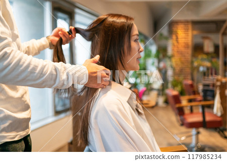 beauty, beautician, beauty artist 117985234