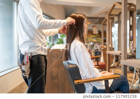 beauty, beautician, beauty artist 117985238