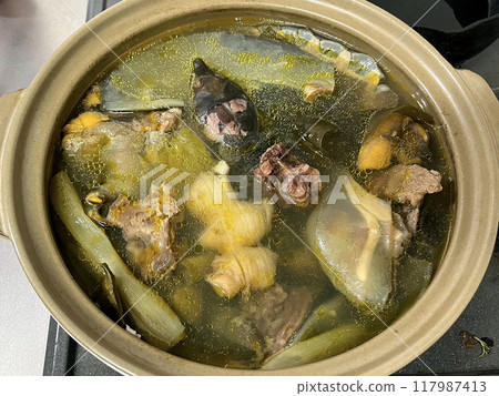 I cut up the turtle I caught and made a turtle hotpot. I cut up the turtle I caught and made a turtle hotpot. 117987413