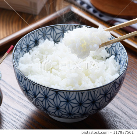 Freshly cooked rice (white rice) 117987501