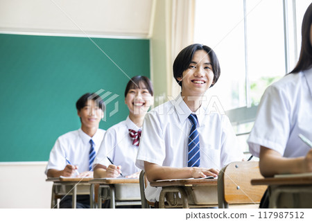 Classroom, boys and girls, high school, junior high school, smiling Classroom, boys and girls, high school, junior high school, smiling 117987512