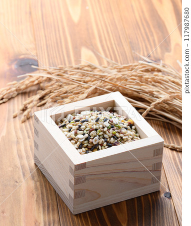 Miscellaneous grains (Thirty miscellaneous grains) 117987680