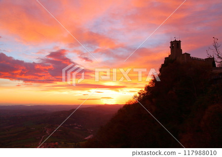 Republic of San Marino surrounded by Italy. World Heritage Site, Cesta Tower silhouette on Mount Titano and the morning sky 117988010