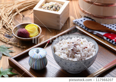 剛煮熟的雜糧米飯(三州雜糧) 剛煮熟的雜糧米飯(三州雜糧) 117988207