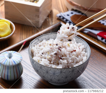 剛煮熟的雜糧米飯（三州雜糧） 117988212