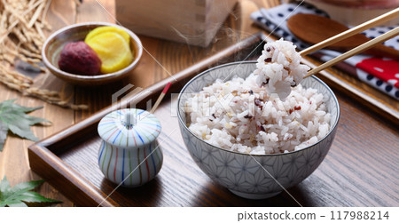 剛煮熟的雜糧米飯（三州雜糧） 117988214