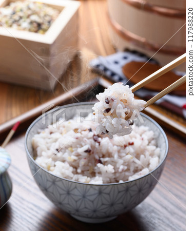 剛煮熟的雜糧米飯（三州雜糧） 117988220