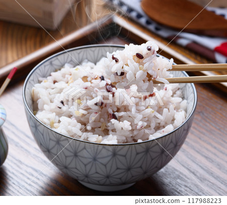 剛煮熟的雜糧米飯（三州雜糧） 117988223