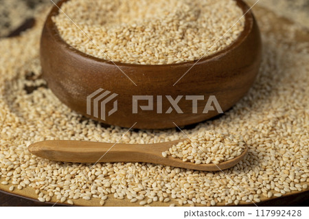 white sesame seeds for use in cooking white sesame seeds for use in cooking 117992428