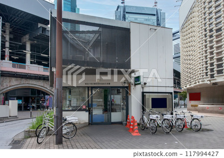 Tokyo Metropolitan Police Department Atago Police Station Shinbashi Station Police Box, Shinbashi, Minato Ward, Tokyo Tokyo Metropolitan Police Department Atago Police Station Shinbashi Station Police Box, Shinbashi, Minato Ward, Tokyo 117994427