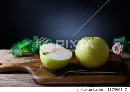 Crispy texture of Nijisseiki pear (black background) Crispy texture of Nijisseiki pear (black background) 117996147