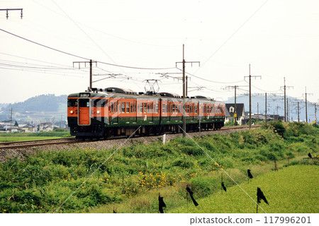 2006: Three 115 series local trains running on the Joetsu Line 2006: Three 115 series local trains running on the Joetsu Line 117996201