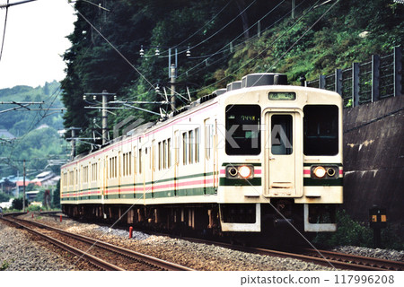 2006年 上越線運行的4節車廂107系普通列車 117996208