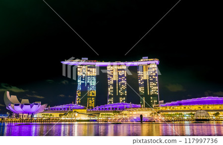 Singapore, illuminated Marina Bay 117997736