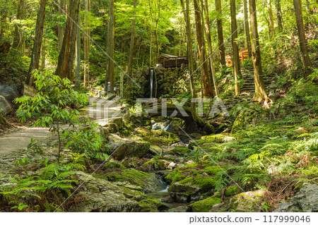 A view of the stream flowing through the Amanoiwato cave and the temple grounds in Isobe-cho, Shima City, Mie Prefecture 117999046
