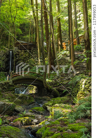 A view of the stream flowing through the Amanoiwato cave and the temple grounds in Isobe-cho, Shima City, Mie Prefecture A view of the stream flowing through the Amanoiwato cave and the temple grounds in Isobe-cho, Shima City, Mie Prefecture 117999053