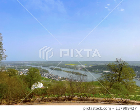 從呂德斯海姆山欣賞萊茵河美景 從呂德斯海姆山欣賞萊茵河美景 117999427