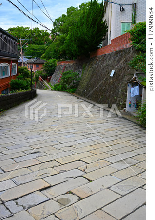 Dutch Hill, a hilly street in Nagasaki City 117999634