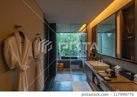 北海道新雪谷豪華度假酒店東山新雪谷村麗思卡爾頓保護區的客房浴缸 北海道新雪谷豪華度假酒店東山新雪谷村麗思卡爾頓保護區的客房浴缸 117999770