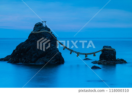Japan: The couple rocks of Futami Okitama Shrine in Futamiura, Ise City, Mie Prefecture 118000310