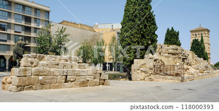 remains of the ancient roman walls, in Zaragoza, Spain 118000393