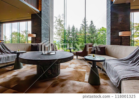 Lobby lounge at the Ritz-Carlton Reserve, Higashiyama Niseko Village, a luxury resort hotel in Niseko, Hokkaido Lobby lounge at the Ritz-Carlton Reserve, Higashiyama Niseko Village, a luxury resort hotel in Niseko, Hokkaido 118001325