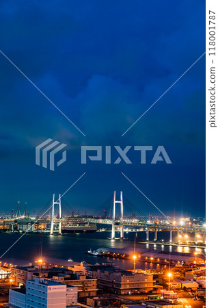 【神奈川縣】山下碼頭和海灣大橋的夜景 【神奈川縣】山下碼頭和海灣大橋的夜景 118001787