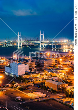 【神奈川縣】山下碼頭和海灣大橋的夜景 118001788