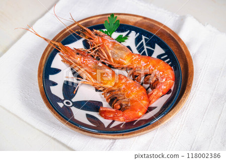 Grilled red shrimp 118002386