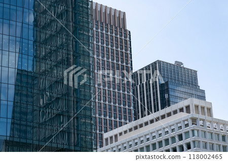 A view of the office district looking up at the skyscrapers of Marunouchi, Tokyo 118002465