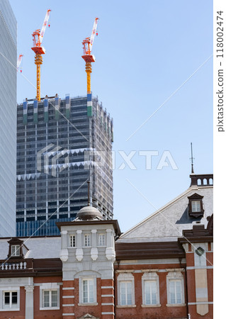 被建築物包圍的東京車站 被建築物包圍的東京車站 118002474