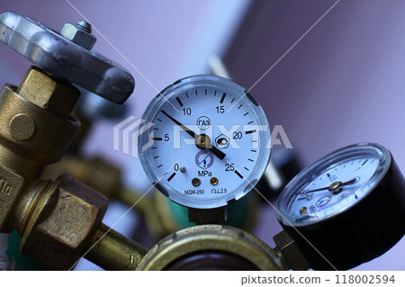 Flow regulator to reduce the pressure of the gas coming from the air compressor Flow regulator to reduce the pressure of the gas coming from the air compressor 118002594