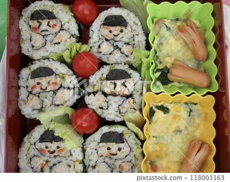 美味的壽司捲便當裝在便當盒中,孩子們會喜歡 美味的壽司捲便當裝在便當盒中,孩子們會喜歡 118003163