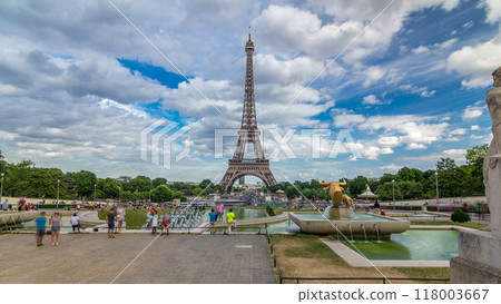 Fountains on famous square Trocadero with Eiffel tower in the background timelapse hyperlapse. Fountains on famous square Trocadero with Eiffel tower in the background timelapse hyperlapse. 118003667