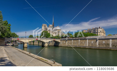 Seine and Notre Dame de Paris timelapse hyperlapse is the one of the most famous symbols of Paris 118003686