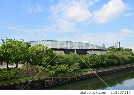 Osaka Castle Hall (a multipurpose arena in Osaka Castle Park) and the river 118007115