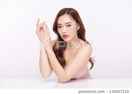 Beautiful young asian woman with clean fresh skin on white background, Face care, Facial treatment, Cosmetology, beauty and spa, Asian women portrait. Beautiful young asian woman with clean fresh skin on white background, Face care, Facial treatment, Cosmetology, beauty and spa, Asian women portrait. 118007239
